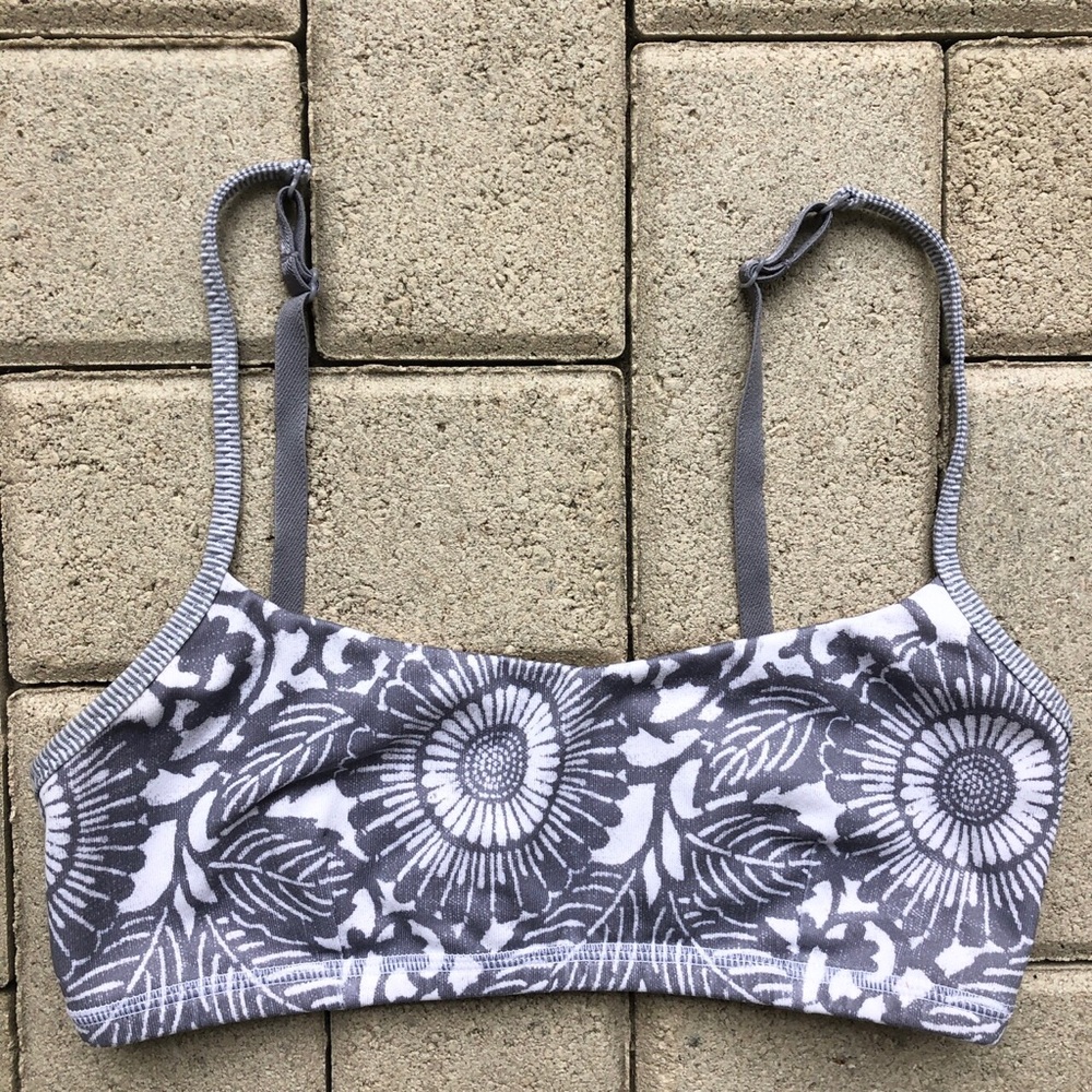 Floral Lululemon sports bra